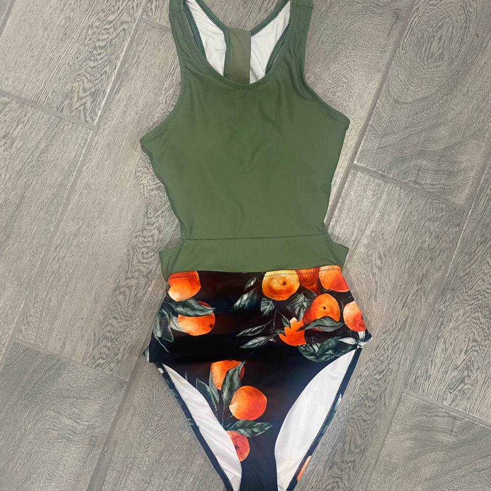 COPY - CUPSHE Green and Peach One Piece Swimsuit